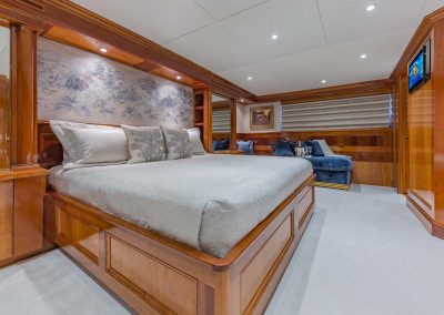 ariadne-charter-superyacht-master-stateroom-20